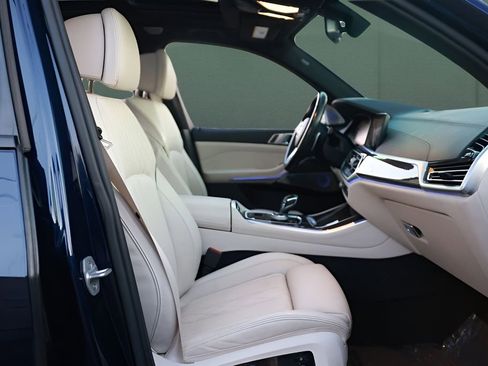 Used 2021 BMW X5 M50i w/ Executive Package image 18