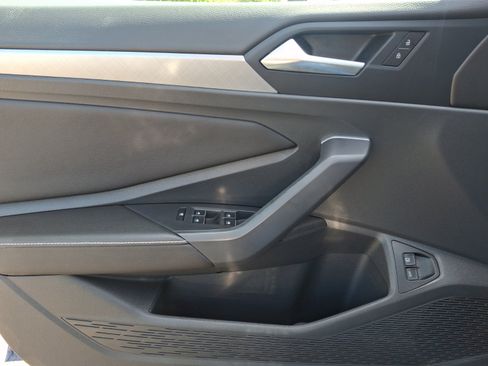 Certified 2023 Volkswagen Jetta SE w/ Panoramic Sunroof Package FWD image 13