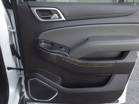 Used 2019 GMC Yukon XL Denali w/ Open Road Package image 46