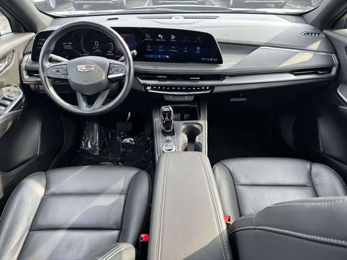 Used 2024 Cadillac XT4 Premium Luxury image 12