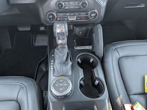 New 2026 Ford Bronco Badlands AWD/4WD image 17