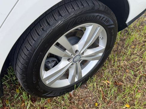Used 2015 Mercedes-Benz ML 350 4MATIC w/ Premium 1 Package image 9