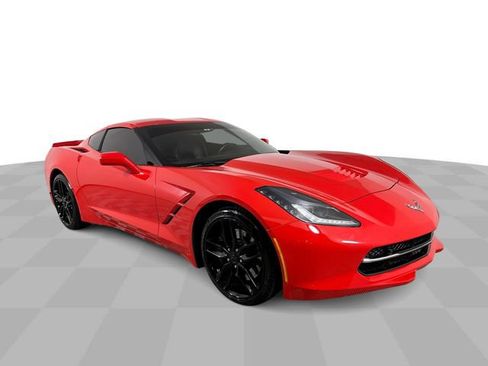 Used 2017 Chevrolet Corvette Stingray Coupe RWD image 2
