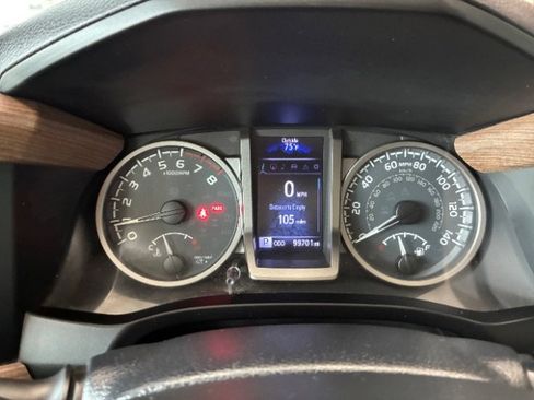 Used 2019 Toyota Tacoma Limited image 19