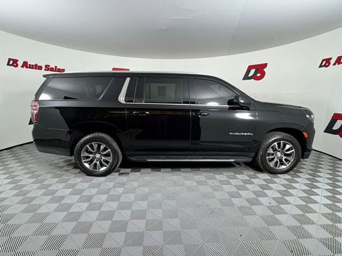 Used 2022 Chevrolet Suburban LT w/ LT Signature Package AWD/4WD image 8