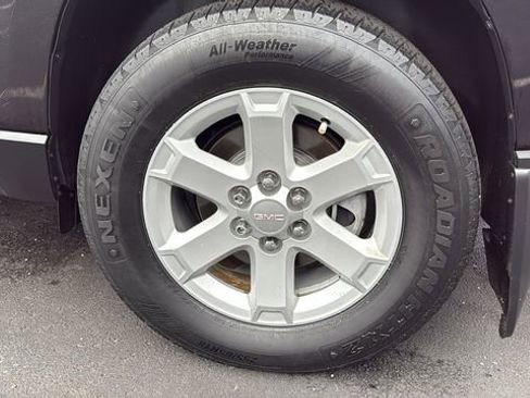 Used 2015 GMC Acadia SLE image 10