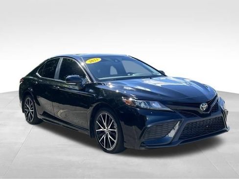 Used 2023 Toyota Camry SE w/ Cold Weather Package AWD/4WD image 7