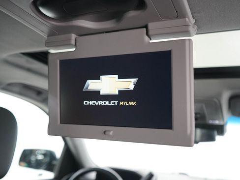 Used 2019 Chevrolet Suburban Premier AWD/4WD image 17