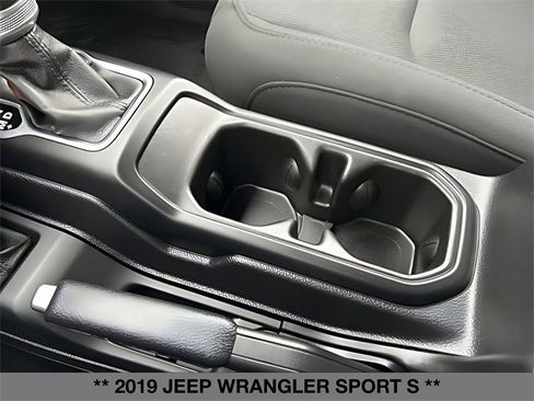 Used 2019 Jeep Wrangler Sport image 30
