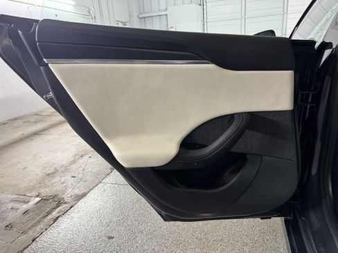 Used 2021 Tesla Model S Plaid image 36