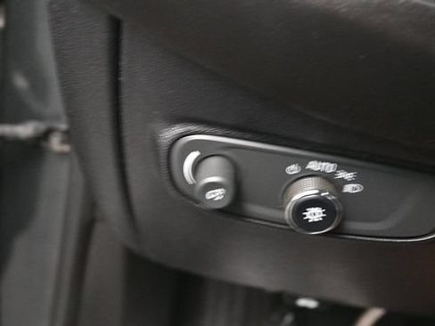 Used 2019 Chevrolet Equinox LT AWD/4WD image 21