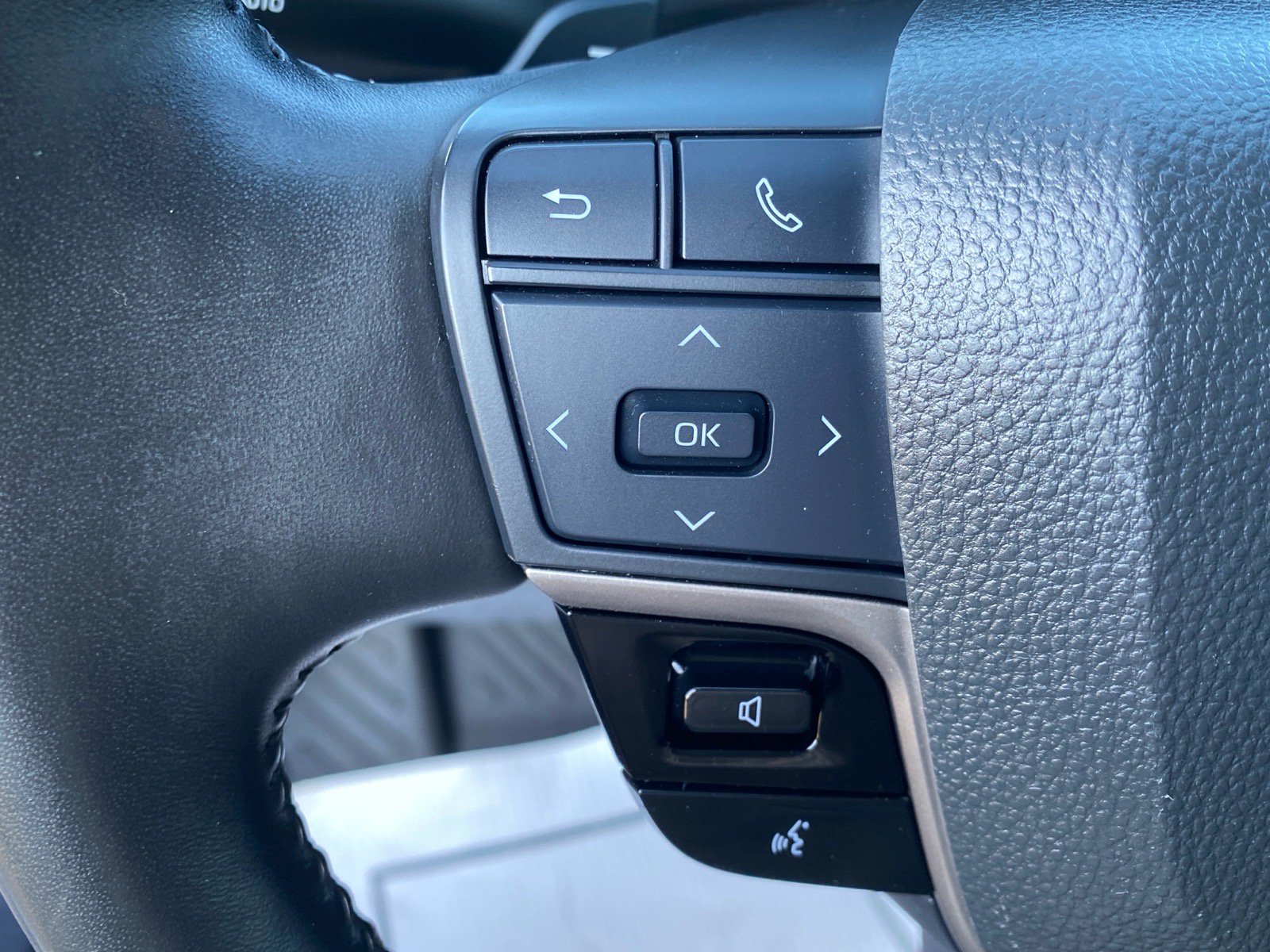 Used 2025 Toyota Camry XSE AWD/4WD image 19
