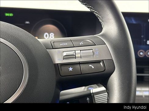 Certified 2025 Hyundai Kona SEL image 30