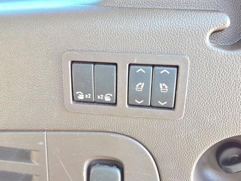 Used 2016 GMC Yukon XL Denali w/ Open Road Package image 19