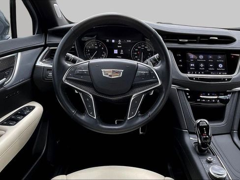 Used 2025 Cadillac XT5 Sportv w/ Technology Package AWD/4WD image 8