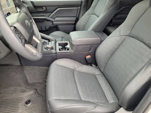 Used 2025 Toyota 4Runner TRD Off-Road Premium image 13