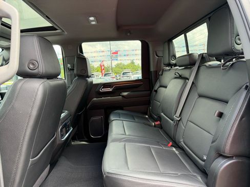 Used 2024 GMC Sierra 2500 Denali w/ Denali Reserve Package AWD/4WD image 19