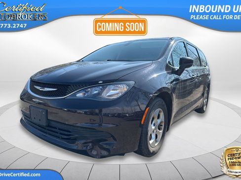 Used 2017 Chrysler Pacifica LX w/ Tire & Wheel Group image 1