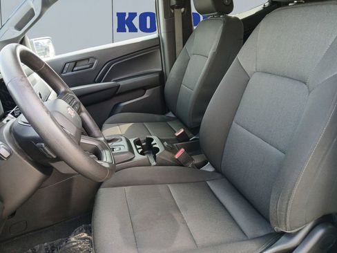 Used 2023 Chevrolet Colorado W/T RWD image 10