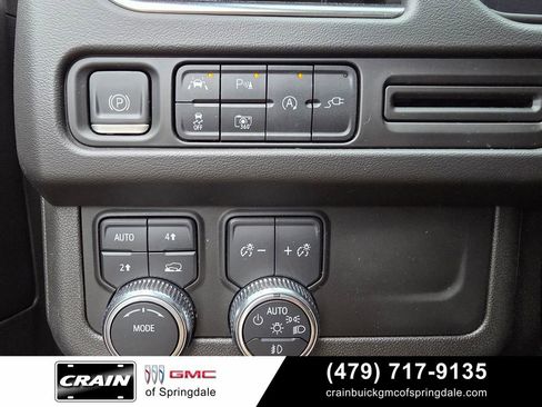 Used 2022 GMC Yukon SLT w/ SLT Premium Package AWD/4WD image 13