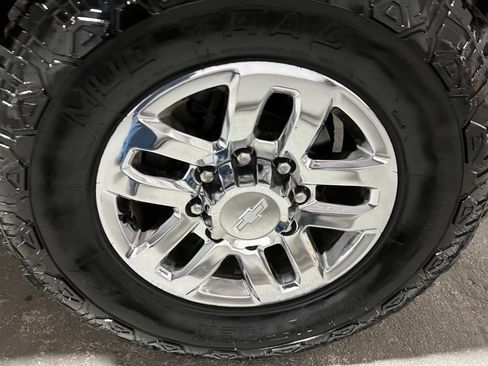 Used 2019 Chevrolet Silverado 2500 LTZ w/ LTZ Plus Package image 46