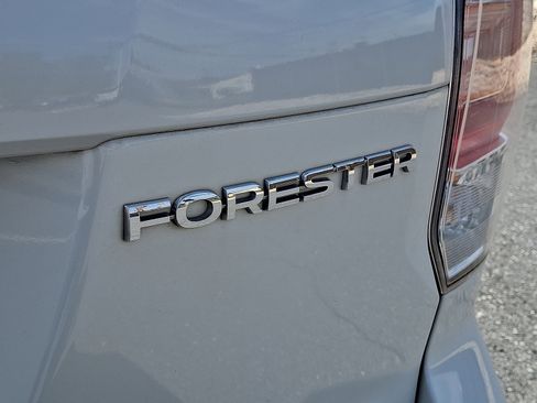 Used 2018 Subaru Forester 2.5i Premium AWD/4WD image 30