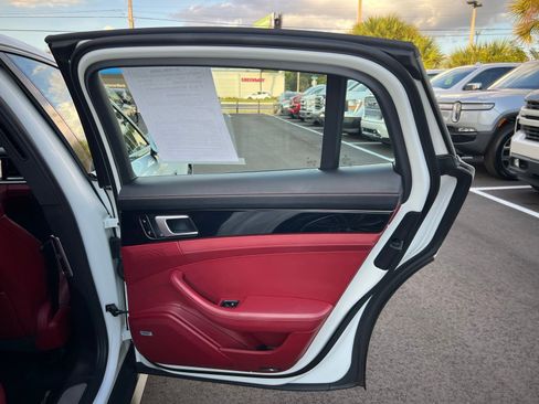 Used 2018 Porsche Panamera 4S image 51