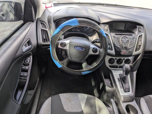 Used 2014 Ford Focus SE w/ SE Sport Package FWD image 13
