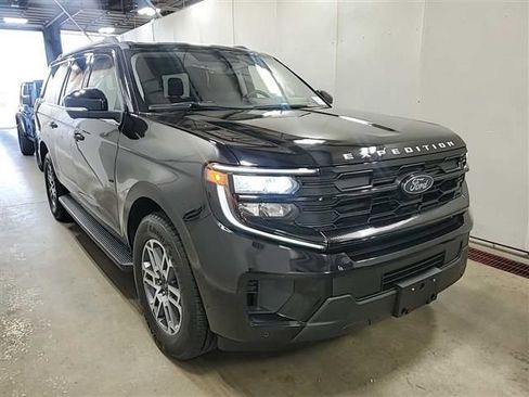 Used 2025 Ford Expedition Max Active image 2