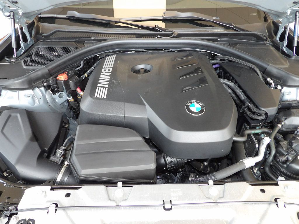 Used 2026 BMW 330i xDrive Sedan w/ M Sport Package AWD/4WD image 11