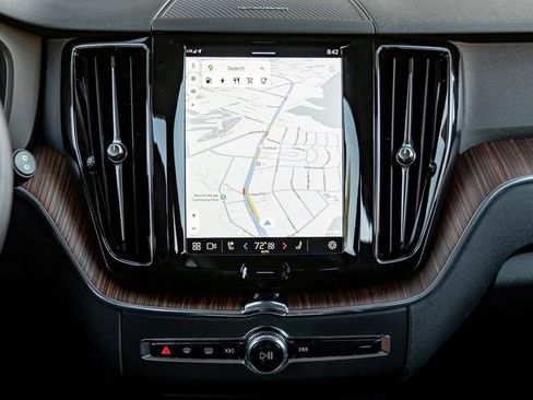 Used 2024 Volvo XC60 T8 Plus w/ Climate Package image 17