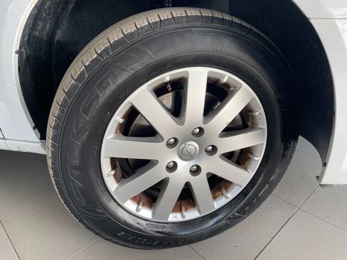 Used 2016 Chrysler Town & Country Touring image 11