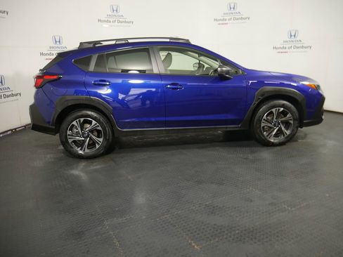 Used 2024 Subaru Crosstrek 2.0i Premium AWD/4WD image 3