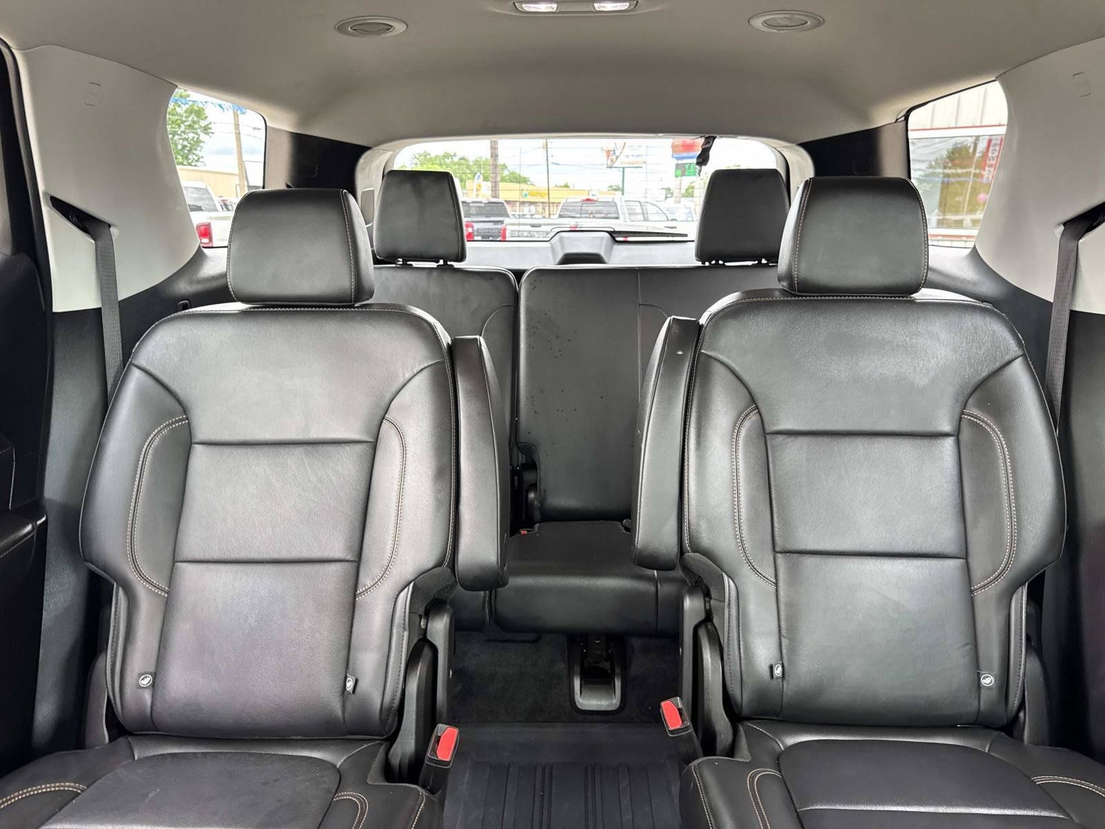 Used 2019 Chevrolet Traverse LT w/ LPO, Floor Liner Package FWD image 9