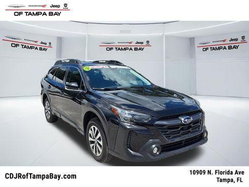 Used 2024 Subaru Outback Premium AWD/4WD image 1