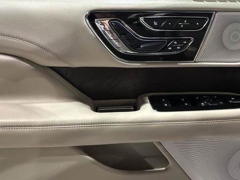 Used 2021 Lincoln Navigator Reserve w/ Luxury Package image 12