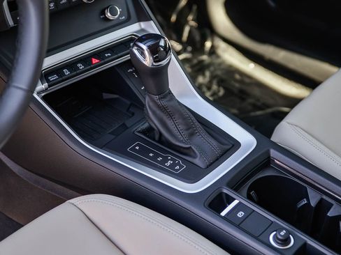 Used 2025 Audi Q3 2.0T Premium w/ Convenience Package AWD/4WD image 22