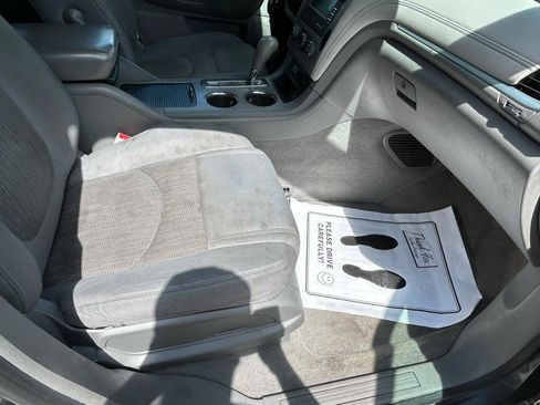 Used 2013 Chevrolet Traverse LS FWD image 12