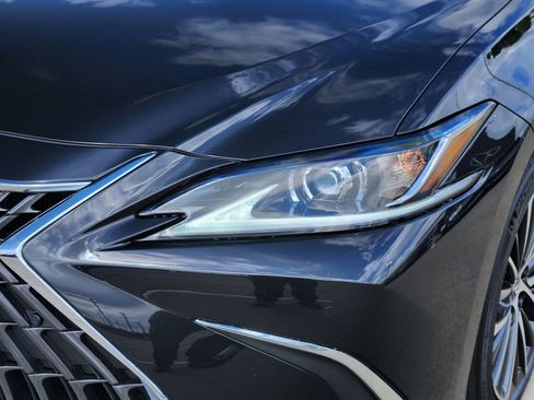 Used 2025 Lexus ES 350 w/ Premium Package image 9