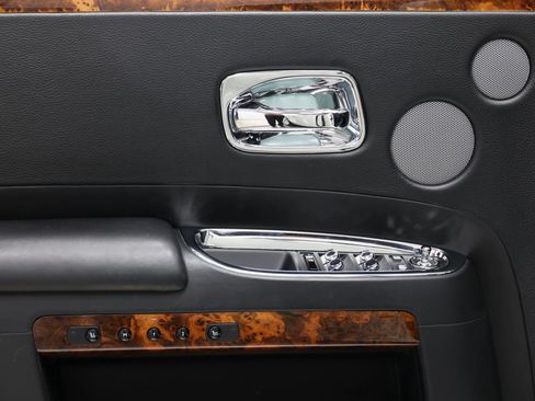 Used 2013 Rolls-Royce Ghost RWD image 11