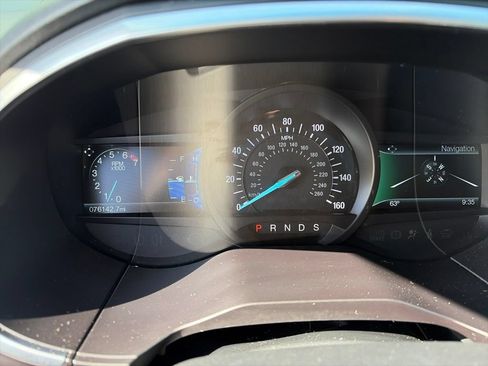 Used 2018 Ford Edge Titanium w/ Equipment Group 301A AWD/4WD image 11