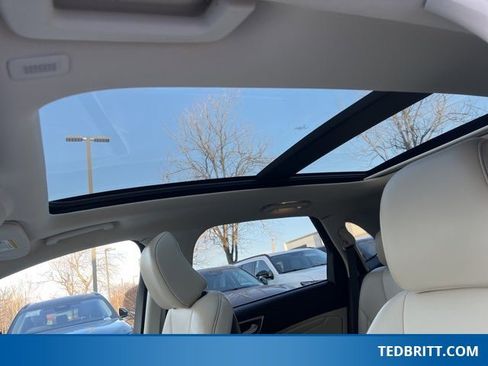 Used 2022 Ford Edge Titanium w/ Class II Trailer Tow Package image 41