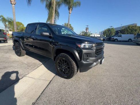 Used 2025 Chevrolet Colorado Trail Boss image 2