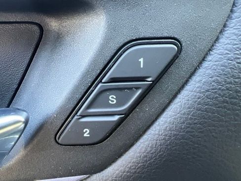 Used 2025 RAM 1500 Laramie AWD/4WD image 17
