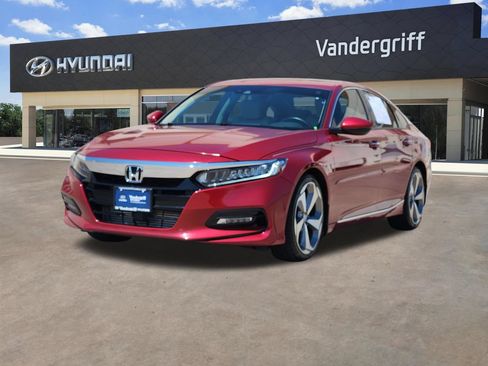 Used 2018 Honda Accord Touring image 2