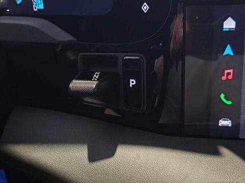 New 2025 Porsche Taycan image 29