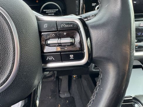 Certified 2023 Kia Sorento SX image 23
