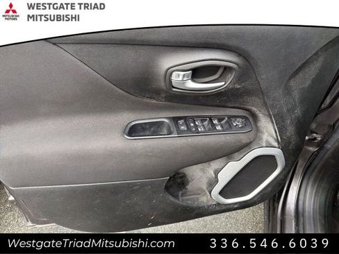 Used 2019 Jeep Renegade Latitude image 16