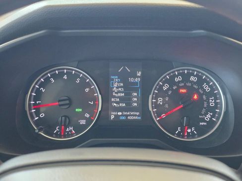 Used 2022 Toyota RAV4 LE AWD/4WD image 21