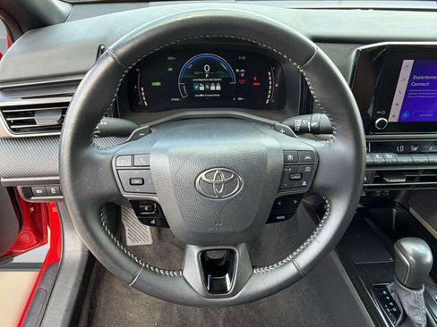 Used 2025 Toyota Camry SE FWD image 28